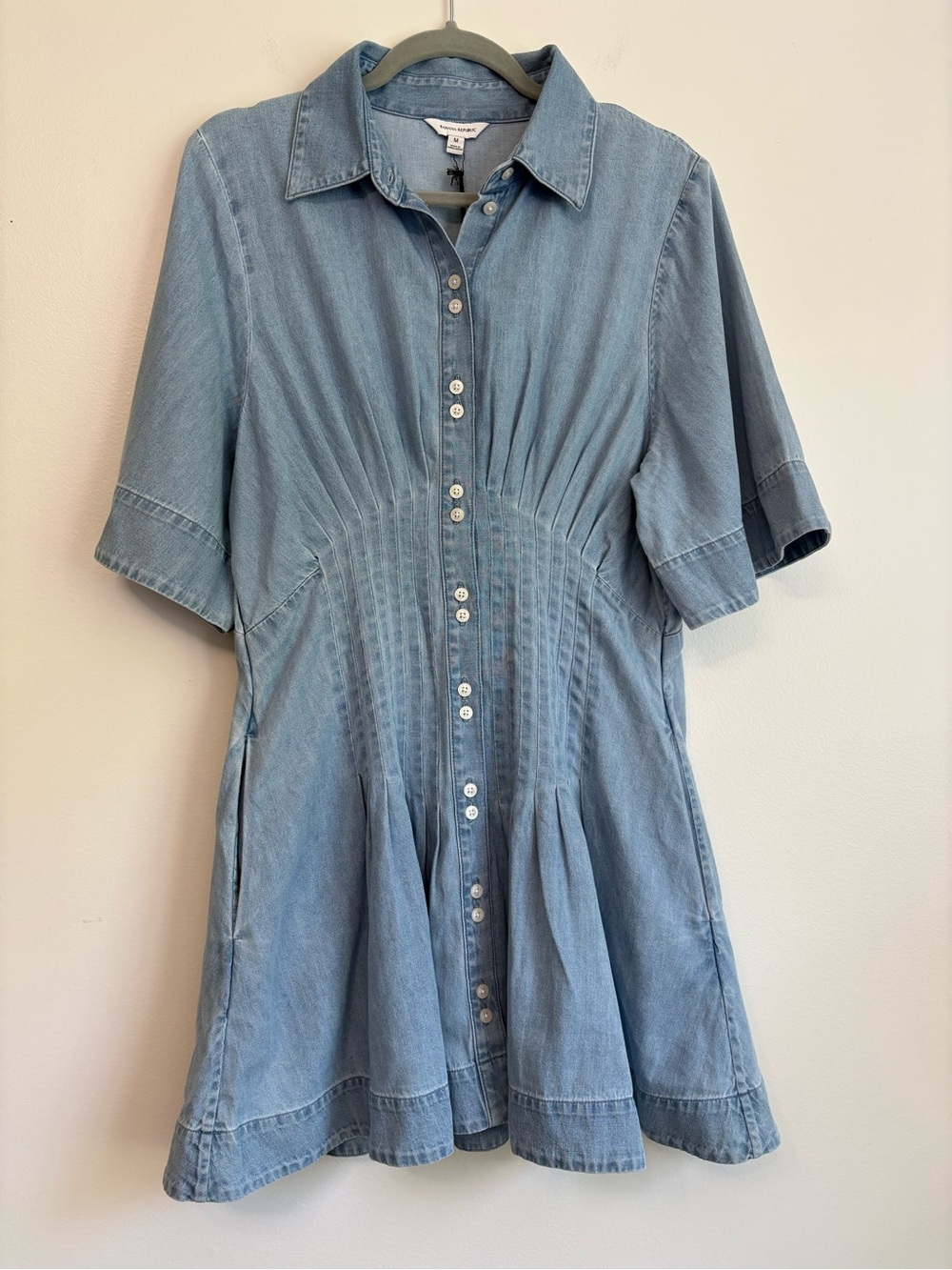 Banana Republic Indigo Light Blue Denim Chambray Pintuck Shirt Dress Size M NWT - Picture 5 of 14